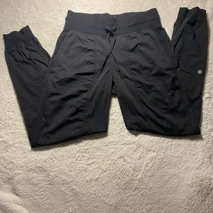 Lululemon black joggers size 6